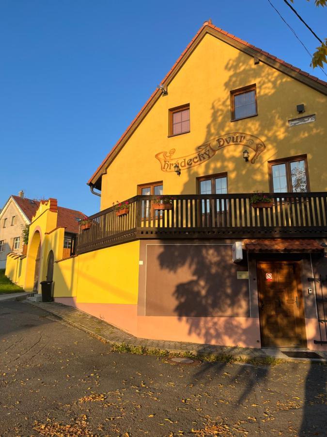 Penzion Hradecky Dvur Pilzno Zewnętrze zdjęcie