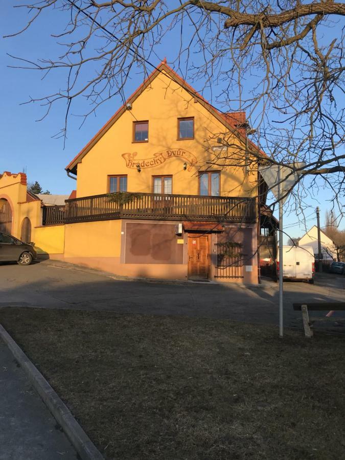 Penzion Hradecky Dvur Pilzno Zewnętrze zdjęcie