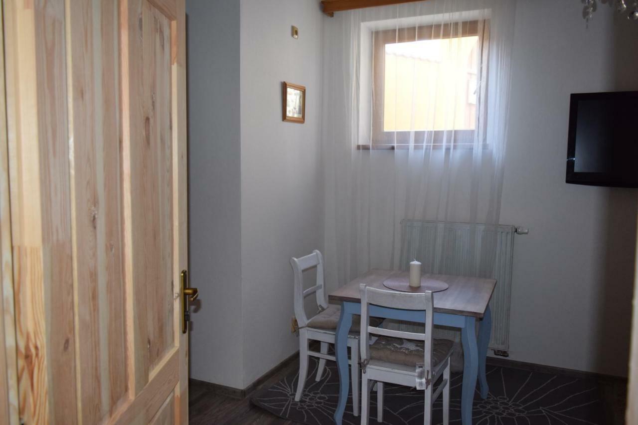 Apartament Penzion Hradecky Dvur Pilzno Zewnętrze zdjęcie